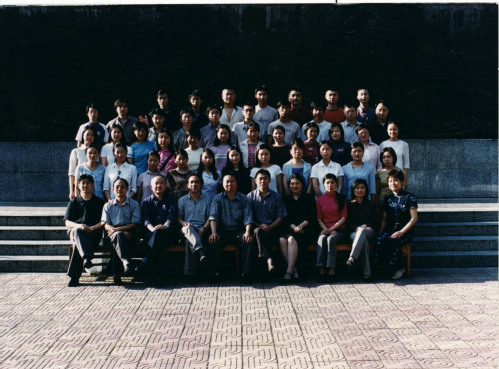 化学系二〇〇二届二班毕业照